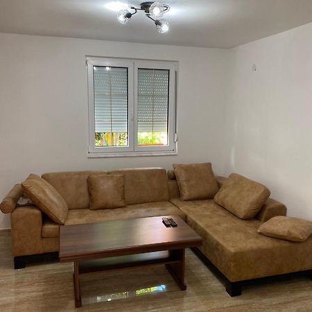 Apartman 02 بار المظهر الخارجي الصورة
