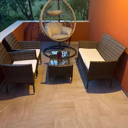 Apartman 02 بار المظهر الخارجي الصورة