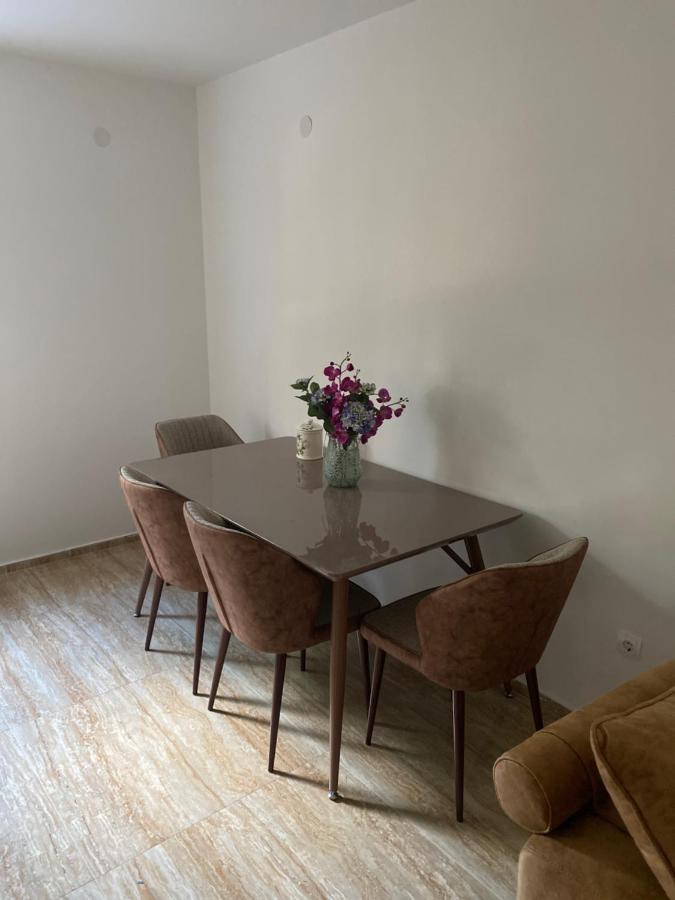 Apartman 02 بار المظهر الخارجي الصورة