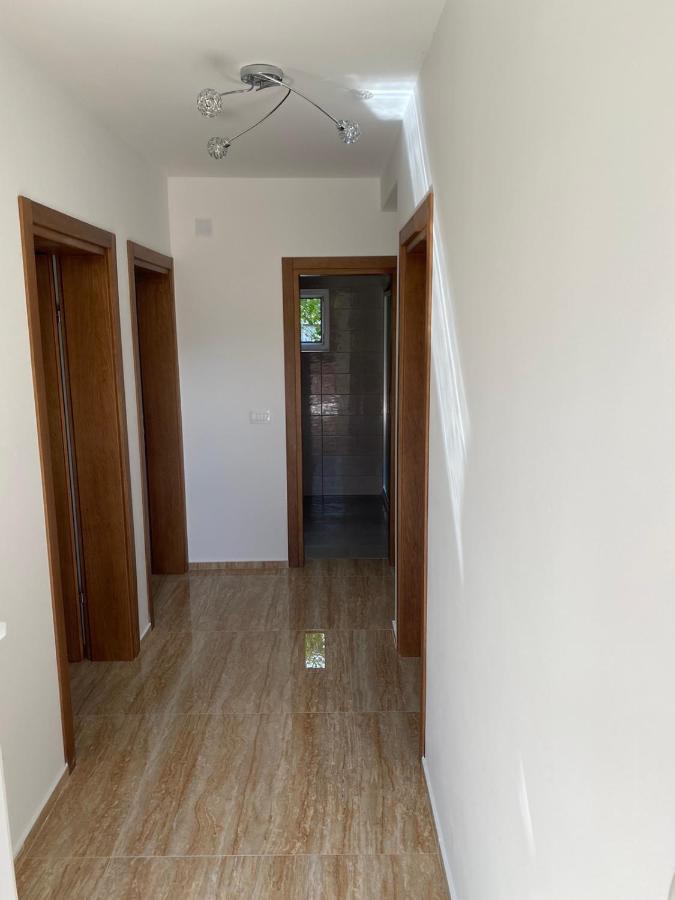 Apartman 02 بار المظهر الخارجي الصورة